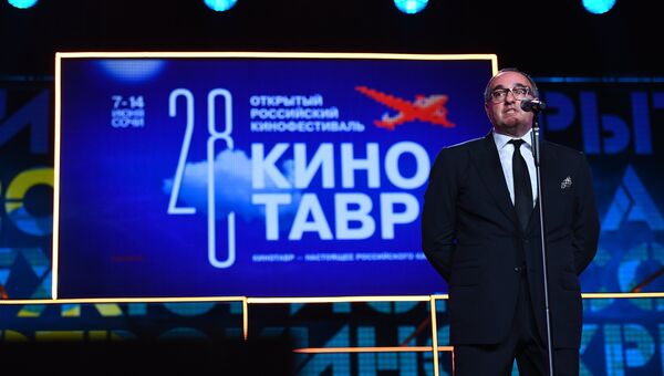 Басманный суд Москвы заочно арестовал продюсера Роднянского.