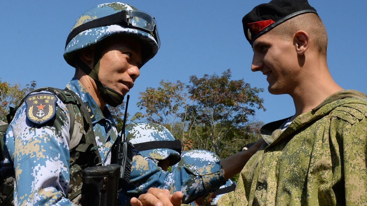 РФ и КНР начали совместные военные учения в Тихом океане.
