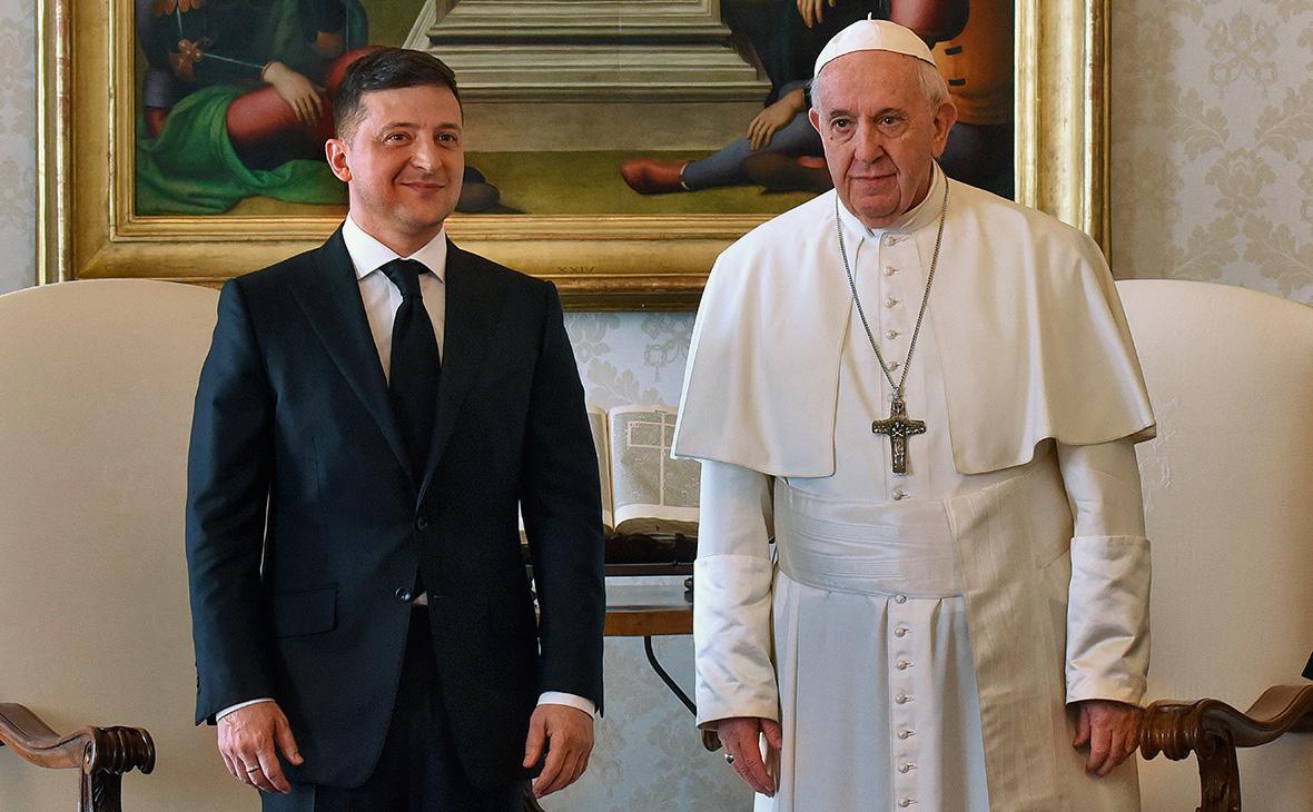 На тн "мирную" конференцию Женева пригласила папу римского. 