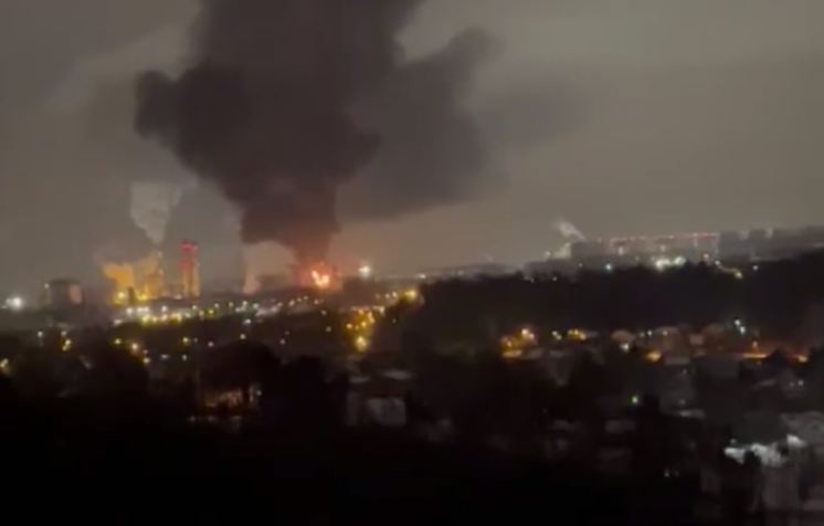 В подмосковном химическом заводе произошел взрыв и пожар.