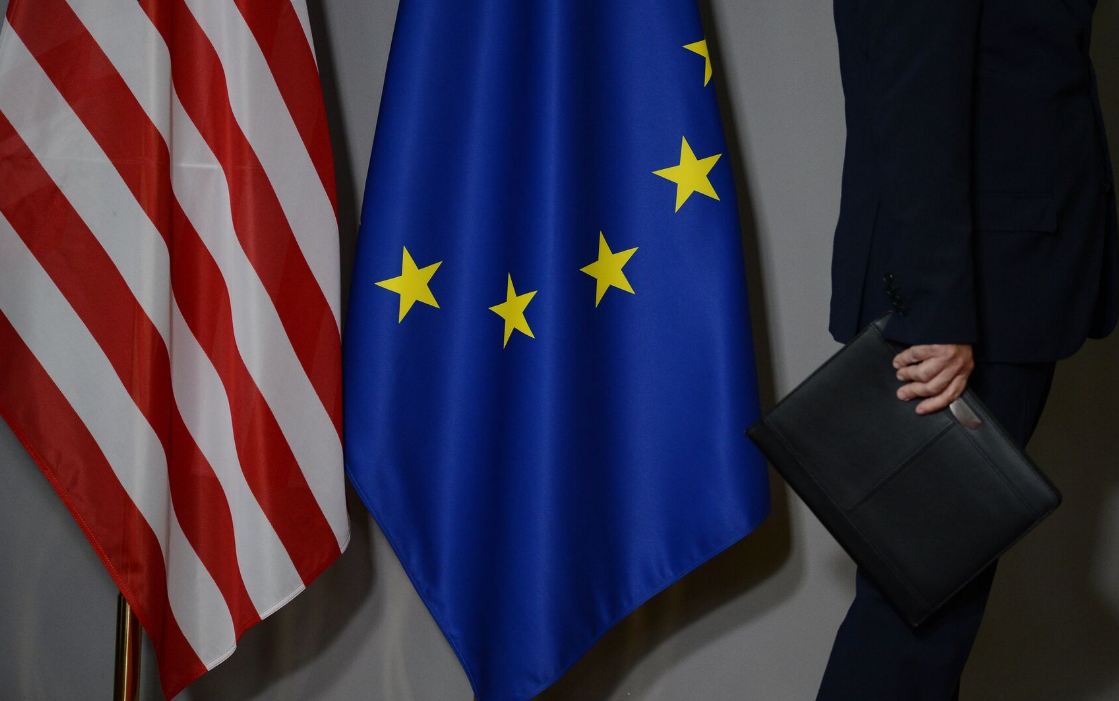 ЕС на 90 дней отложил введение пошлин в ответ США.