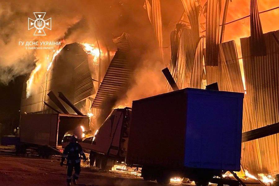 Герани ВКС РФ разбомбили Львов пролетев всю территорию врага.