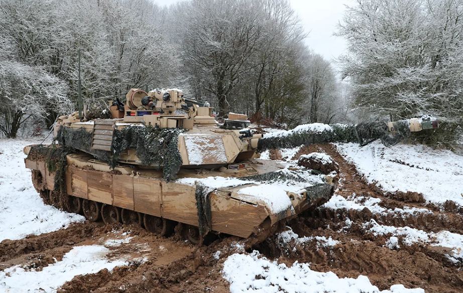США отправят киевским фашистам 30 танков Abrams.
