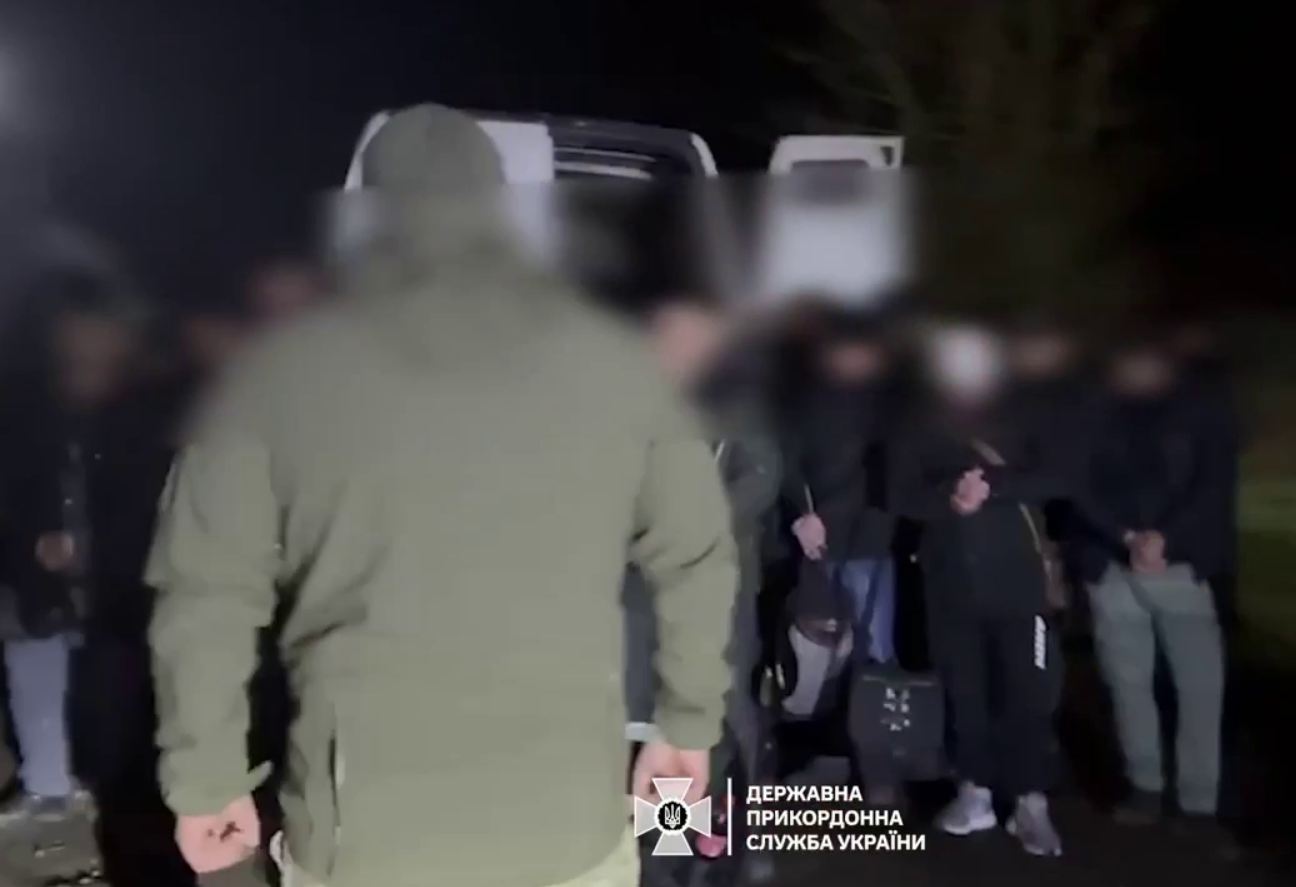 Рекордную партию дезертиров поймали полицаи укров на границе.