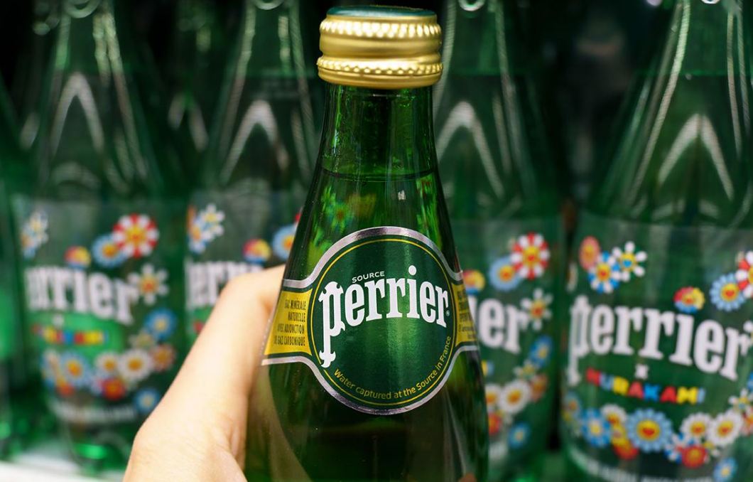 Nestle Waters уничтожила 2 млн. бутылок Perrier из-за заражения.