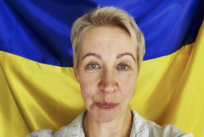 Иноагентку Лазареву посадят на семь лет, если она вернётся в РФ.
