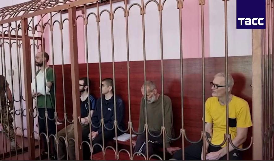 Еще пятерых иностранных наемников ВФУ судят в ДНР.