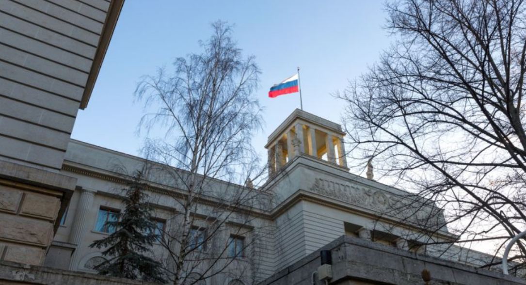 МИД ФРГ объявил о запрете работы четырех из пяти консульств РФ