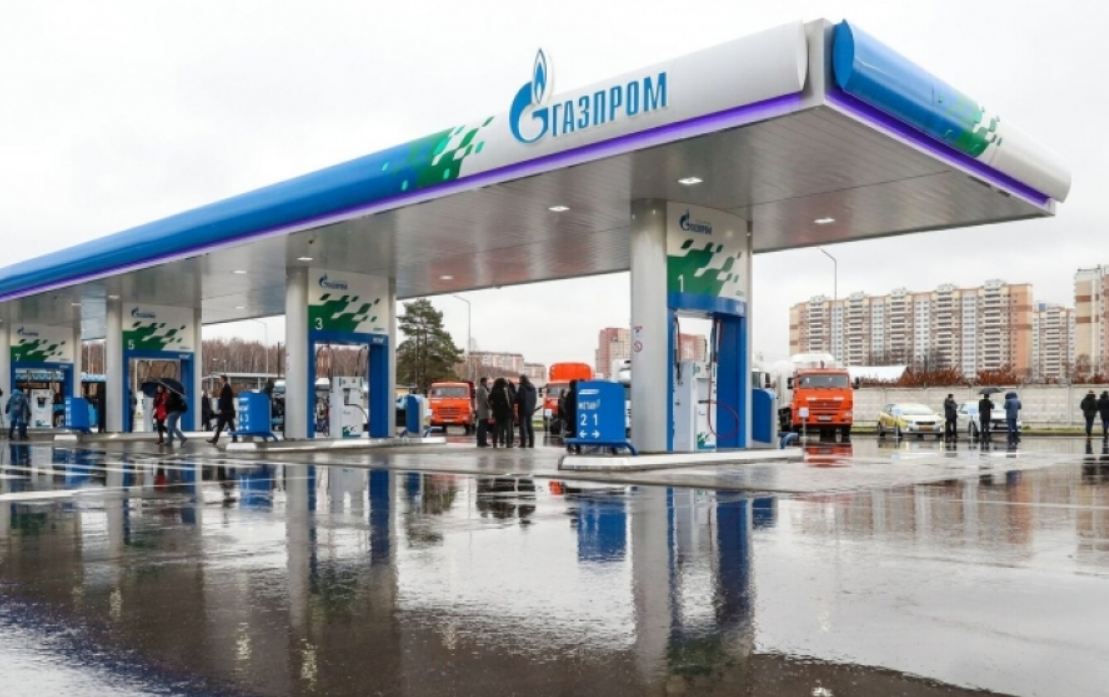 Бензин в апреле станет дороже на 9% - нефтяники в минусах.